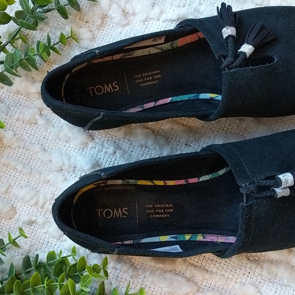 Toms Women's 9.5 Black Suede Kelli Kelly Tassel Mini Wedge Loafer Flats - Picture 6 of 11